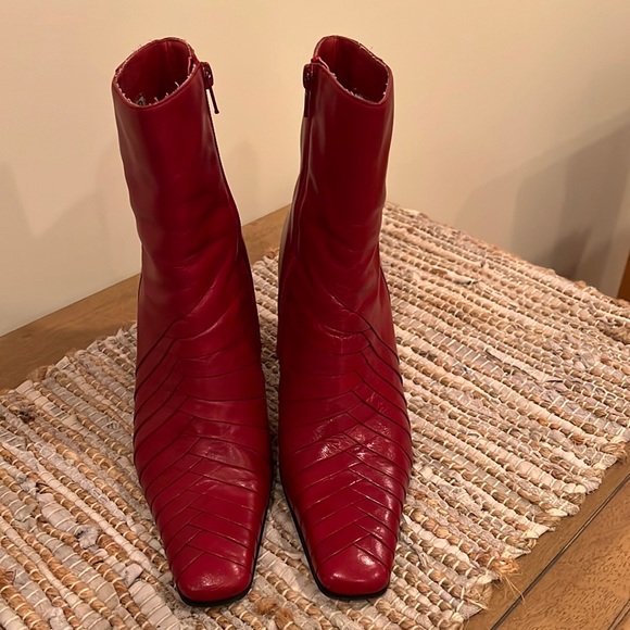 Ann Marino Shoes - EUC Red Boots